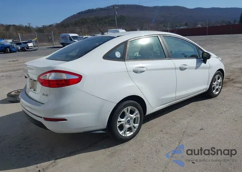 2014 Ford Fiesta Se z USA, uszkodzony, nr VIN 3FADP4BJ4EM148124